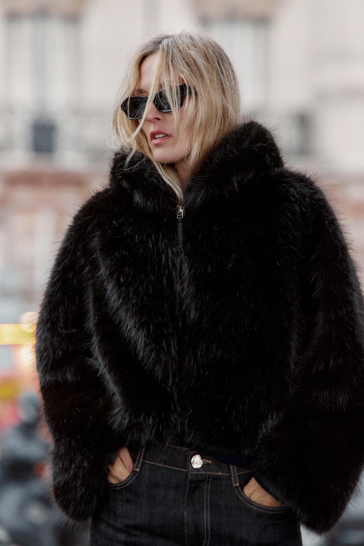 SHORT FAUX FUR HOODED COAT