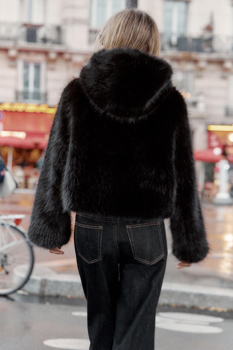 SHORT FAUX FUR HOODED COAT